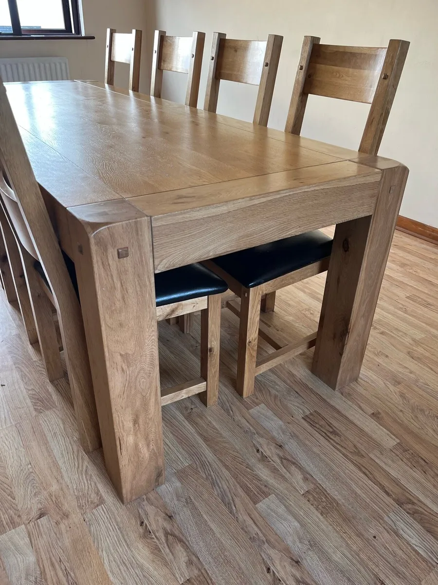 Solid oak dining table with 8 matching chairs - Image 2