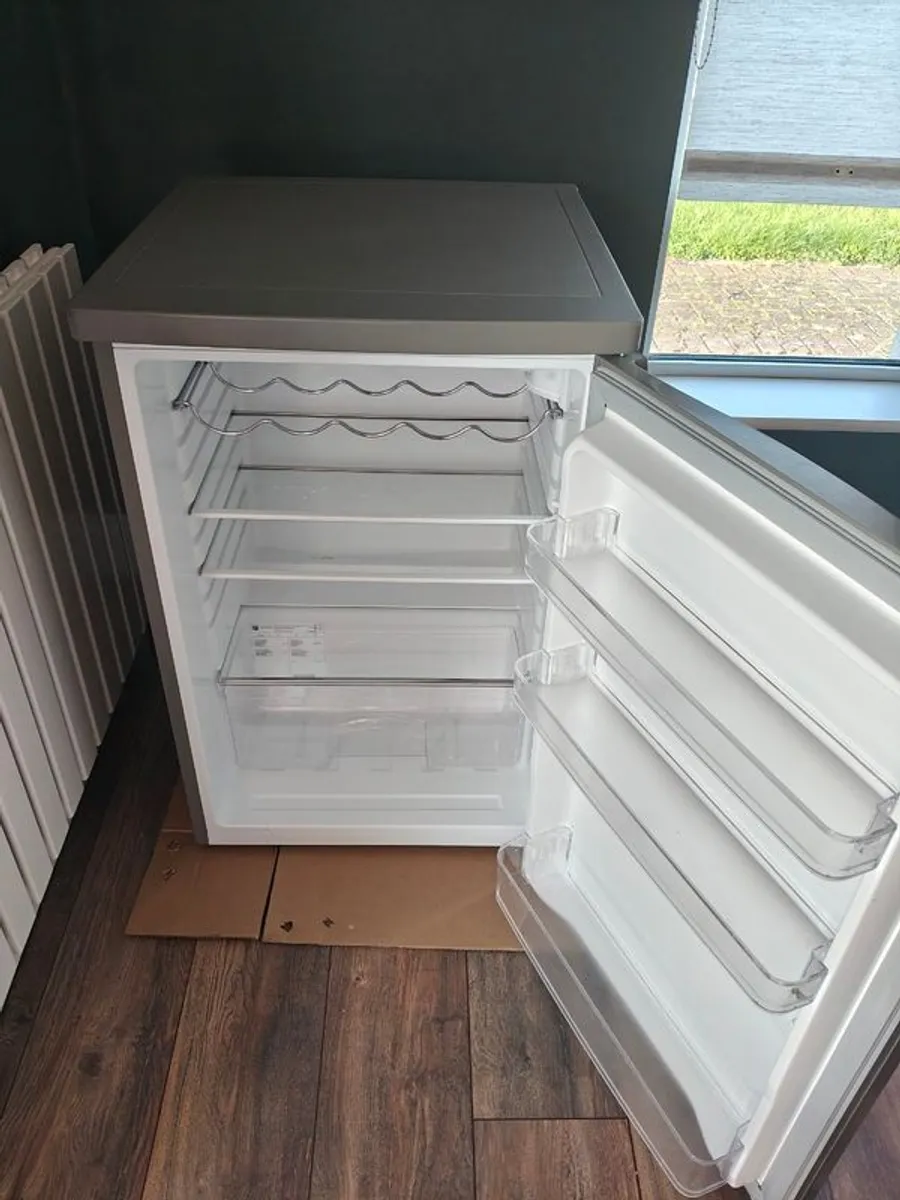 Hoover undercounter grey Fridge - Image 2