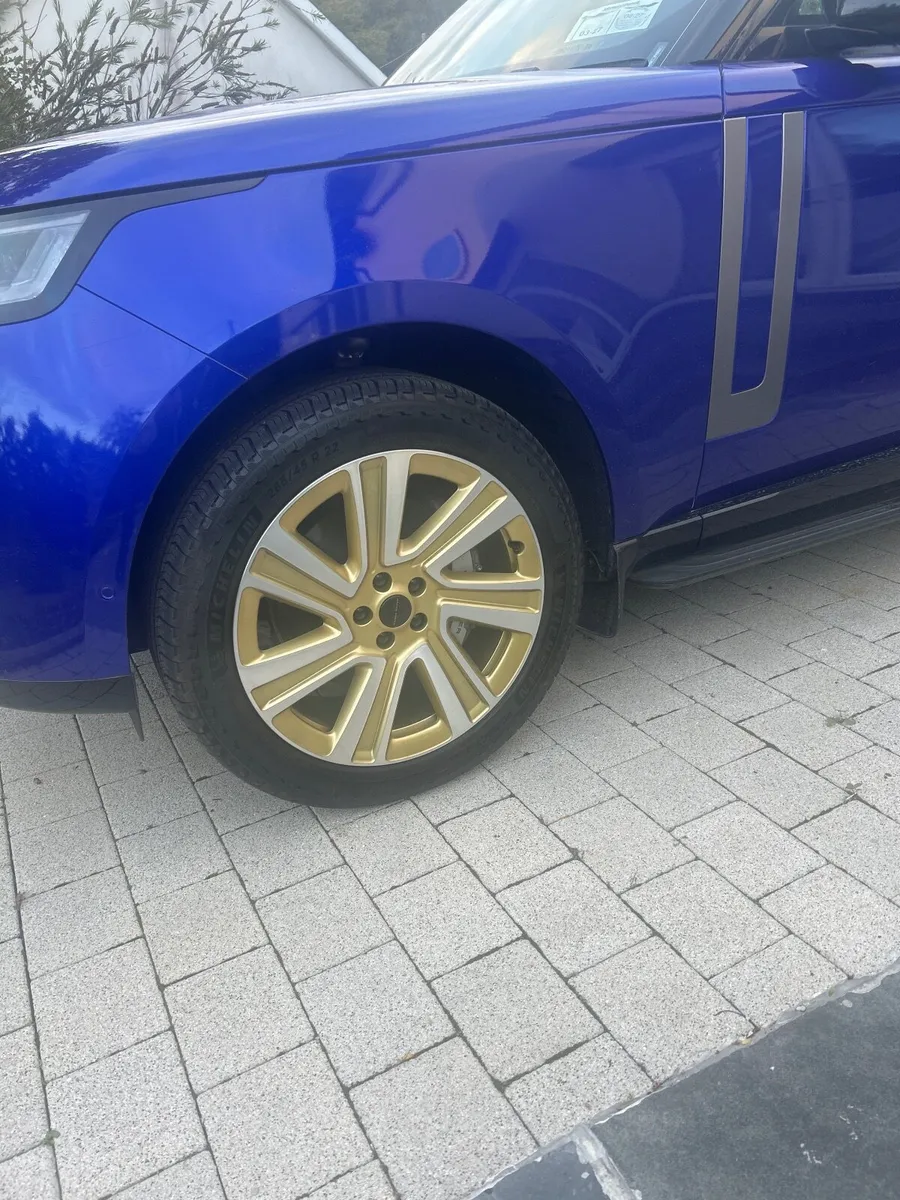 Alloy wheels genuine Range Rover - Image 1