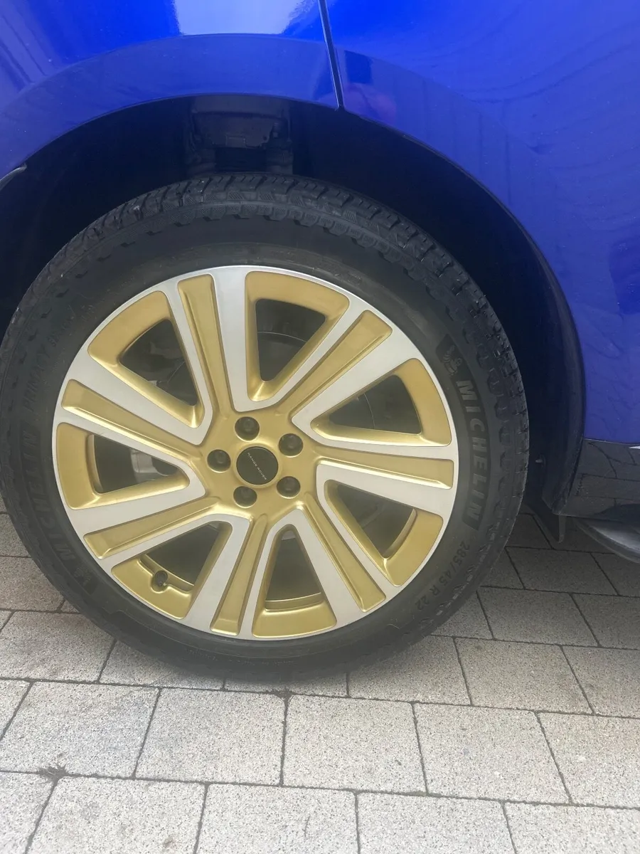 Alloy wheels genuine Range Rover - Image 3
