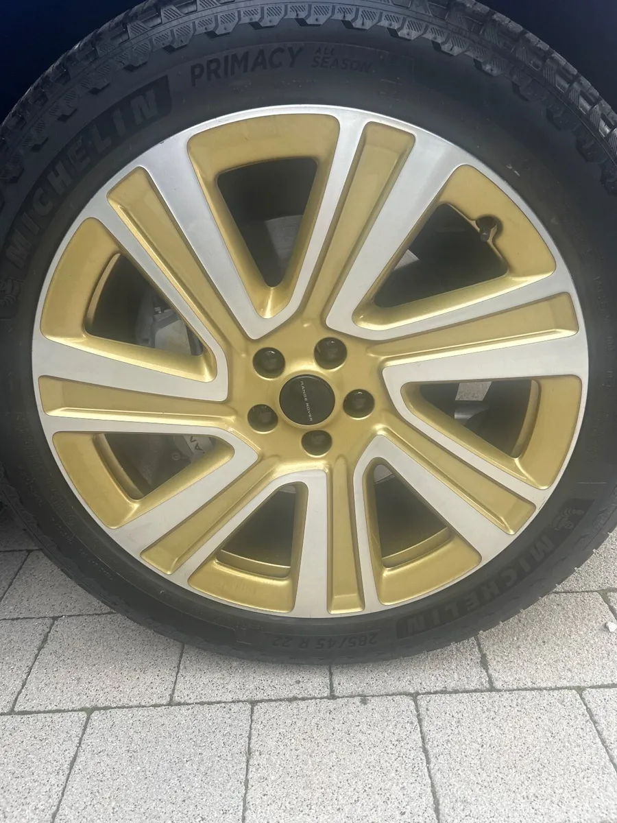 Alloy wheels genuine Range Rover - Image 4