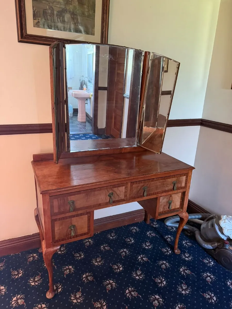 Mahogany antique dresser - Image 1