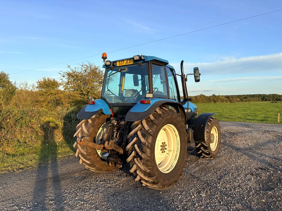 New Holland 8260 - Image 3