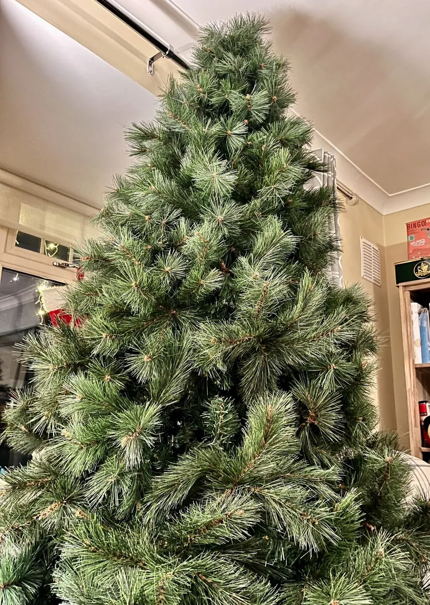 Christmas tree - Image 4