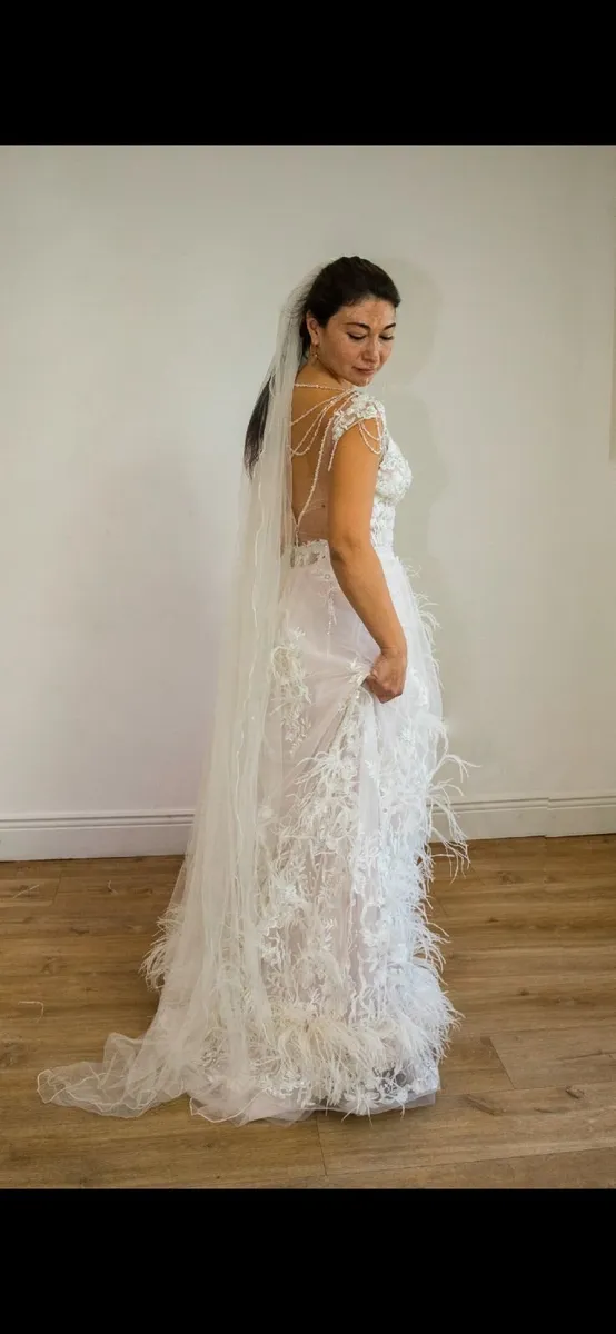 Wedding dress size 12 - Image 4
