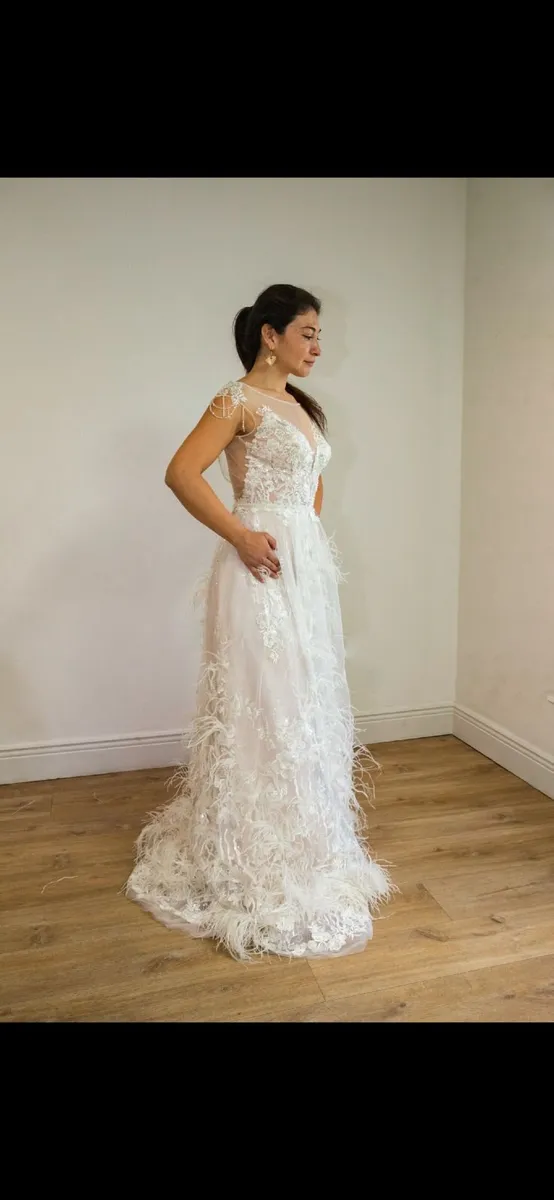 Wedding dress size 12 - Image 1