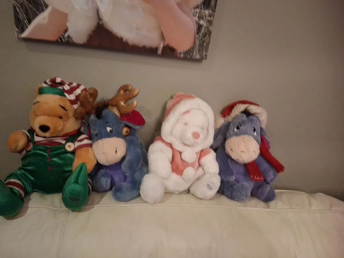 Original  Disney store Christmas decorations - Image 3