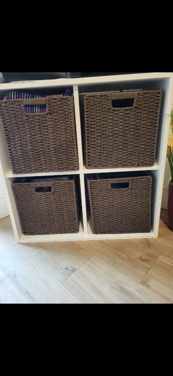 Four cube unit - Image 1