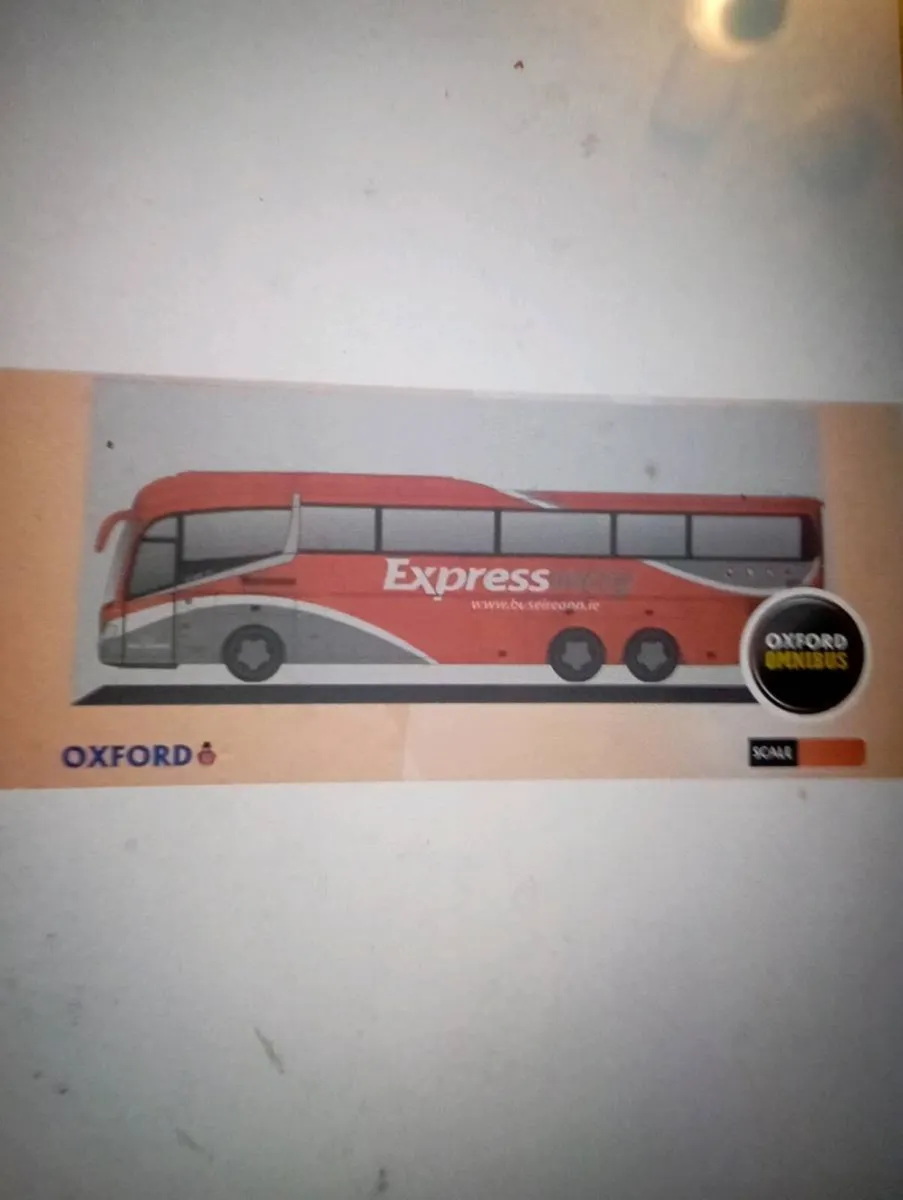 OXFORD DIE-CAST LRIZAR I6 BUS EIREANN EXPRESSWAY - Image 2