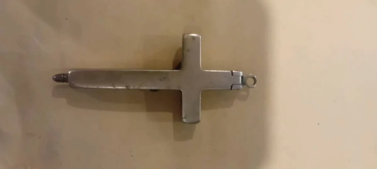 Vintage Brass And Wood Crucifix - Image 2