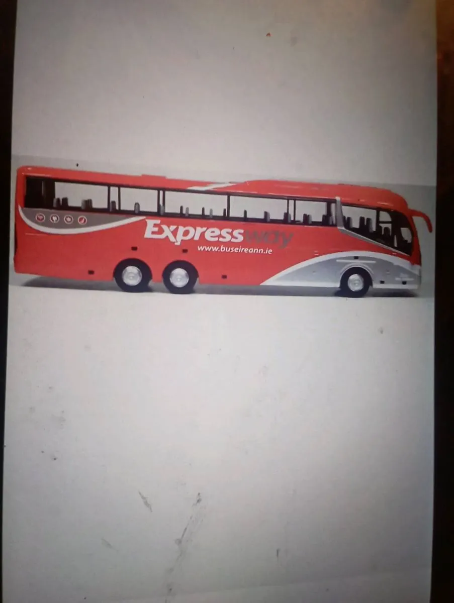 OXFORD DIE-CAST LRIZAR I6 BUS EIREANN EXPRESSWAY - Image 4