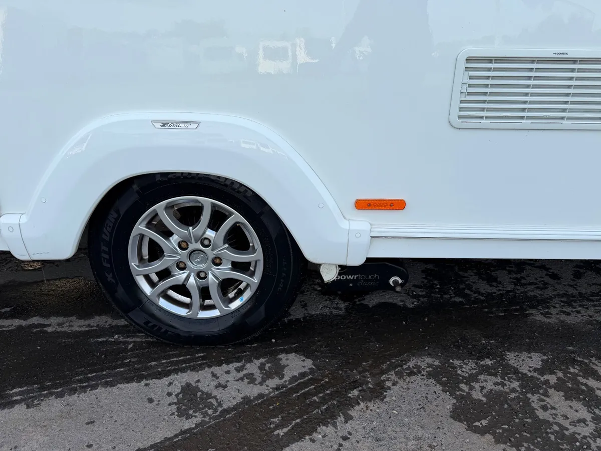 ✨STUNNING SWIFT SPRITE 4 BERTH REAR ISLAND BED✨ - Image 3