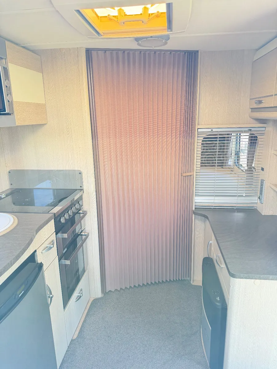 ✨STUNNING STERLING ECCLES 4 BERTH FIXED BED✨ - Image 3