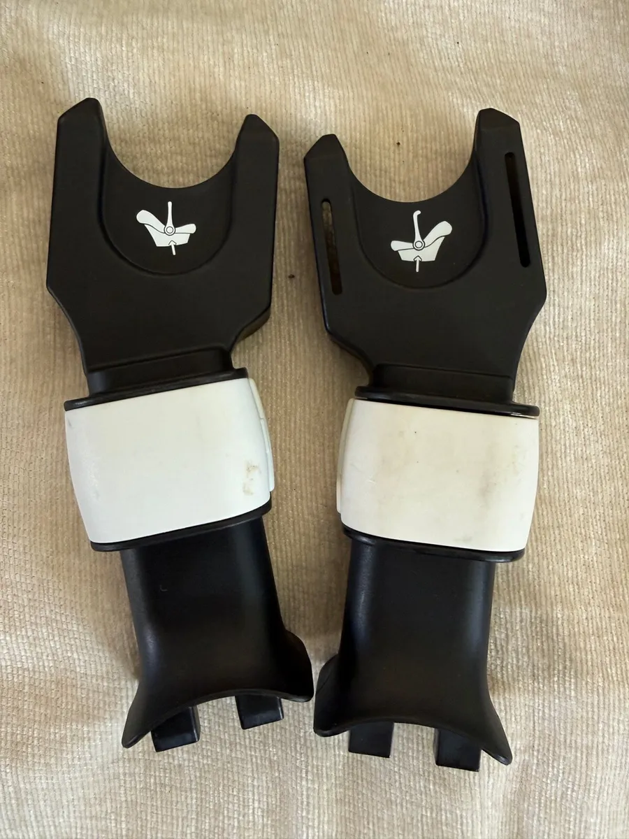 Bugaboo cameleon car seat adapters in swords