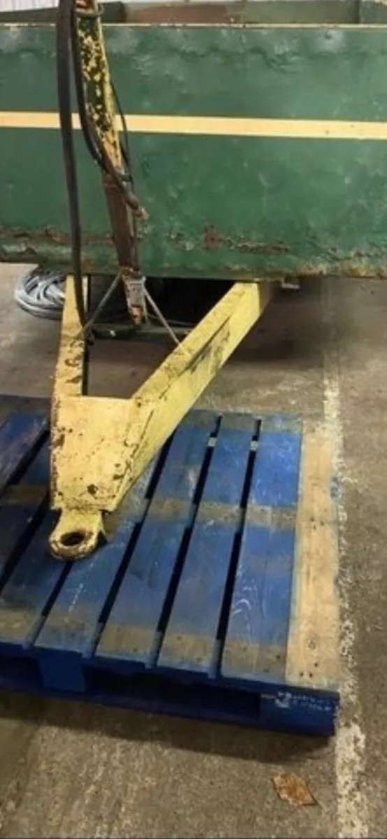 Tipping trailer - Image 1