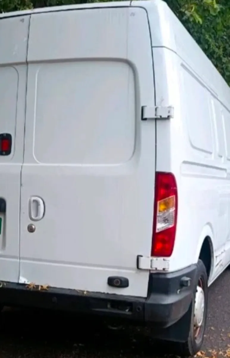 Electric van ldv very low mileage - Image 1