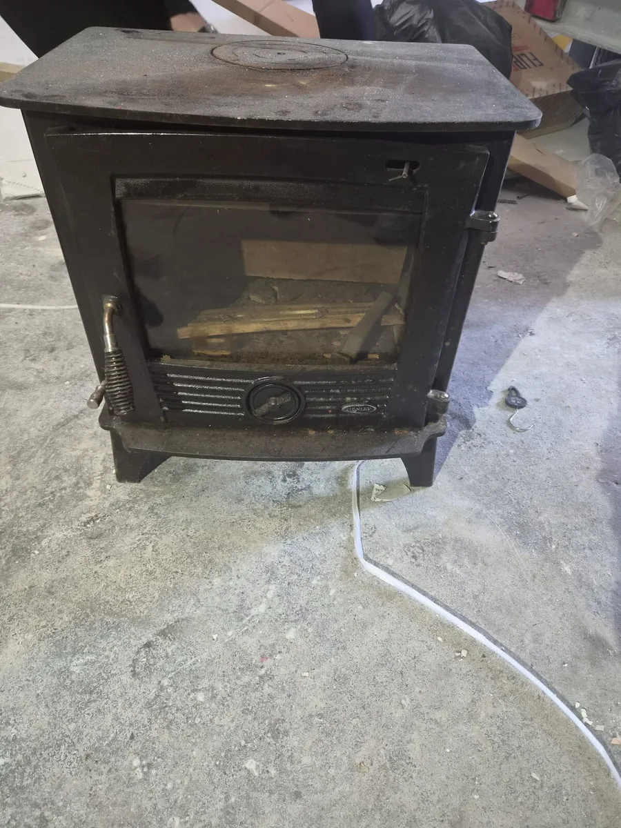 Wood burner and jacuzzi double bath never been use - Image 2