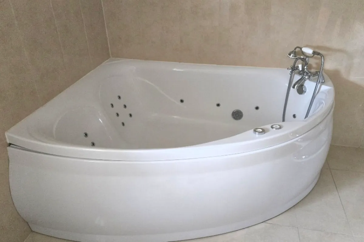 Wood burner and jacuzzi double bath never been use - Image 4
