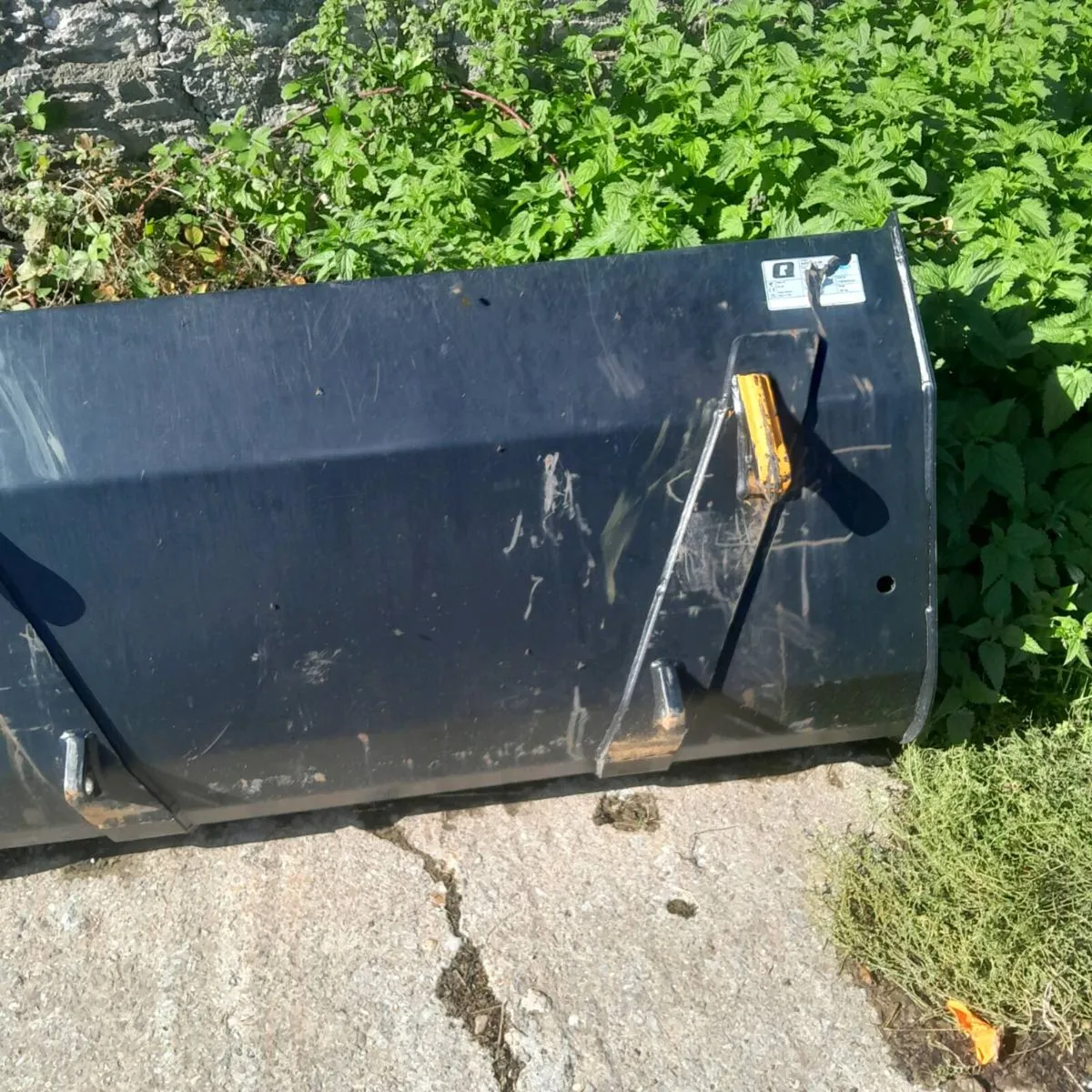 5 foot Quickie loader bucket - Image 2