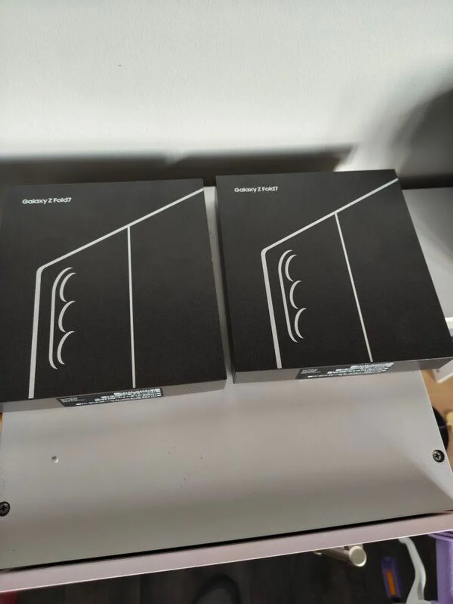 Samsung ZFold 7 Shadow Blue 256gb Brand New zero battery cycles fully boxed - Image 2