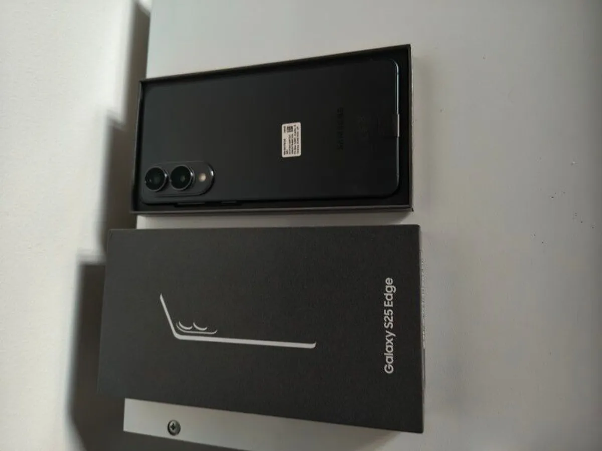 Samsung S25 Edge Jetblack 256GB Grade A Brand New - Image 1