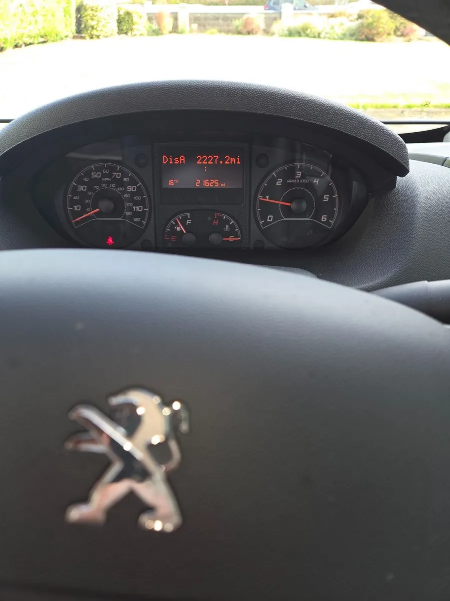 Peugeot Elddis Autoquest 155 - Image 3
