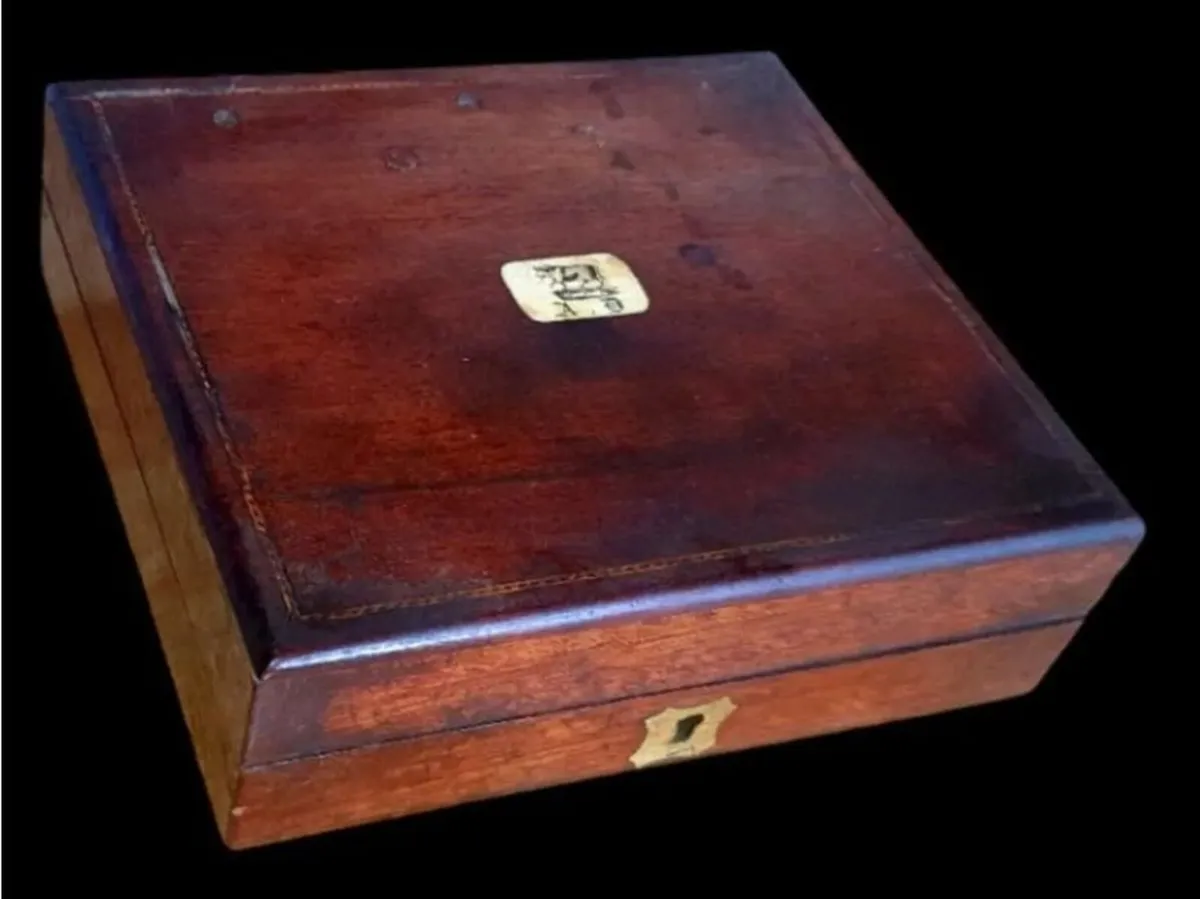 Antique Stately Home Wooden Crested Box - Image 1