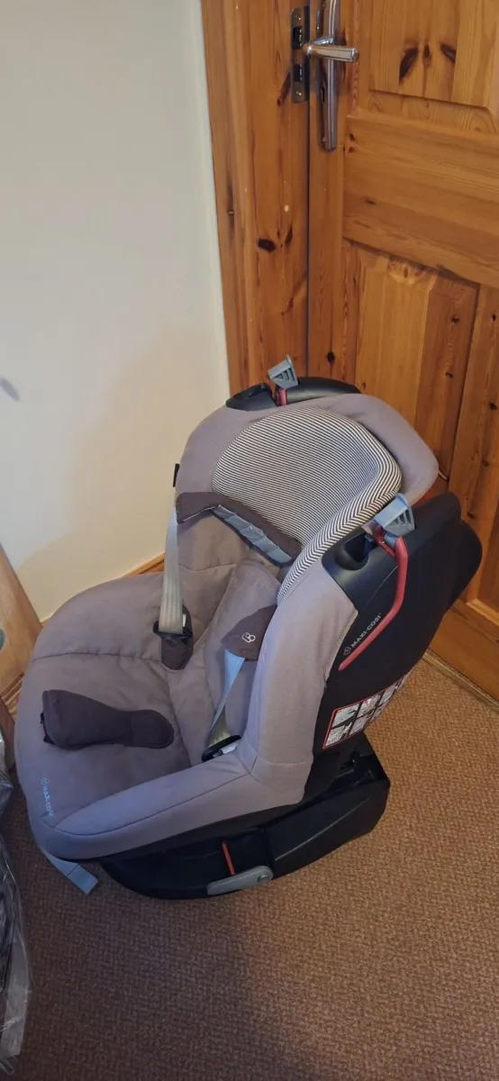 Car seat - Image 2