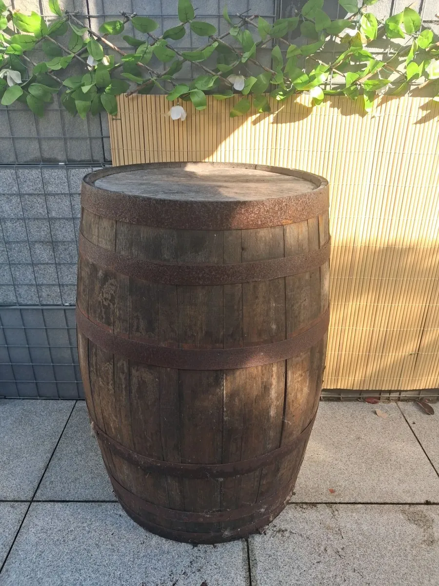 Whiskey barrel - Image 1