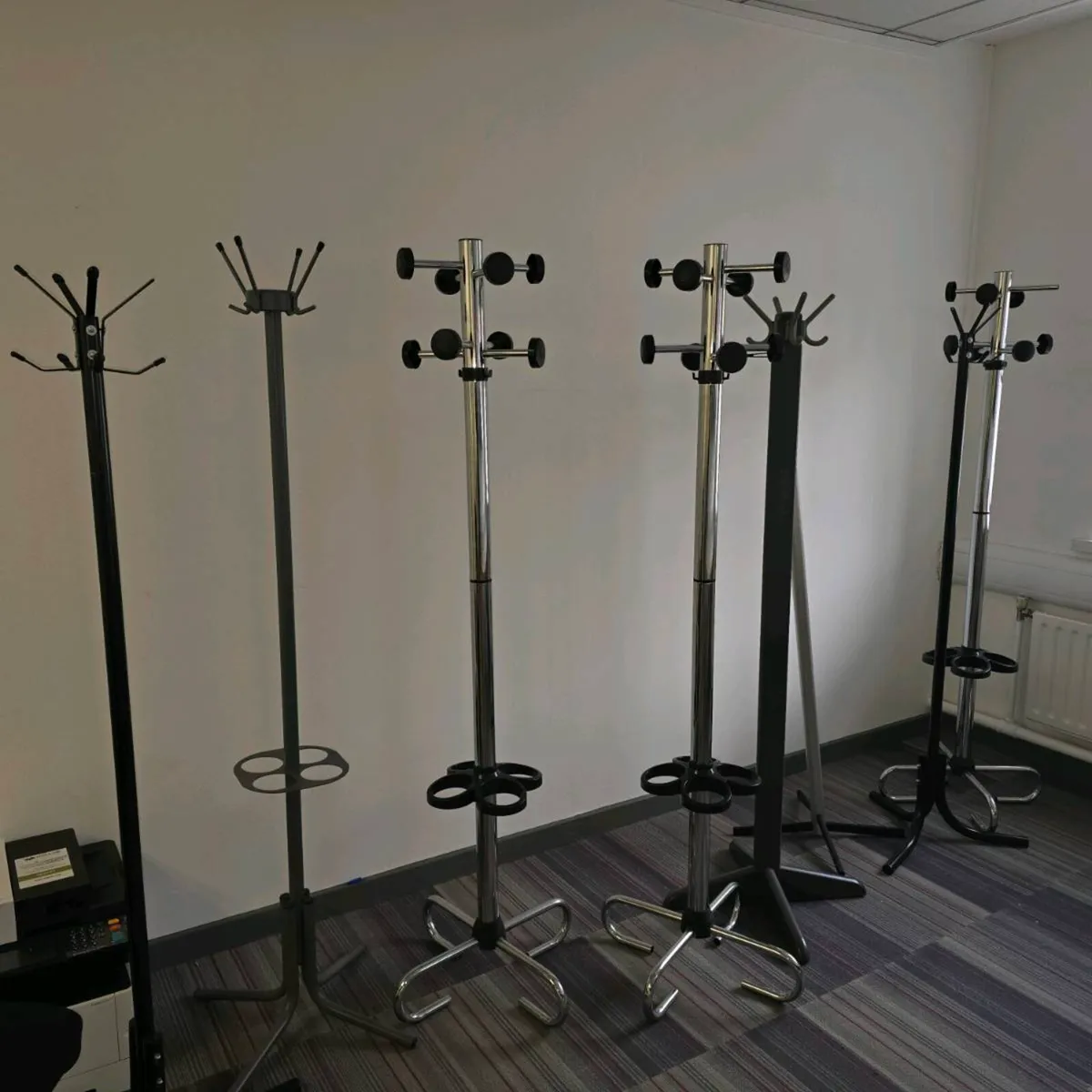 Cloakroom benches - Image 2