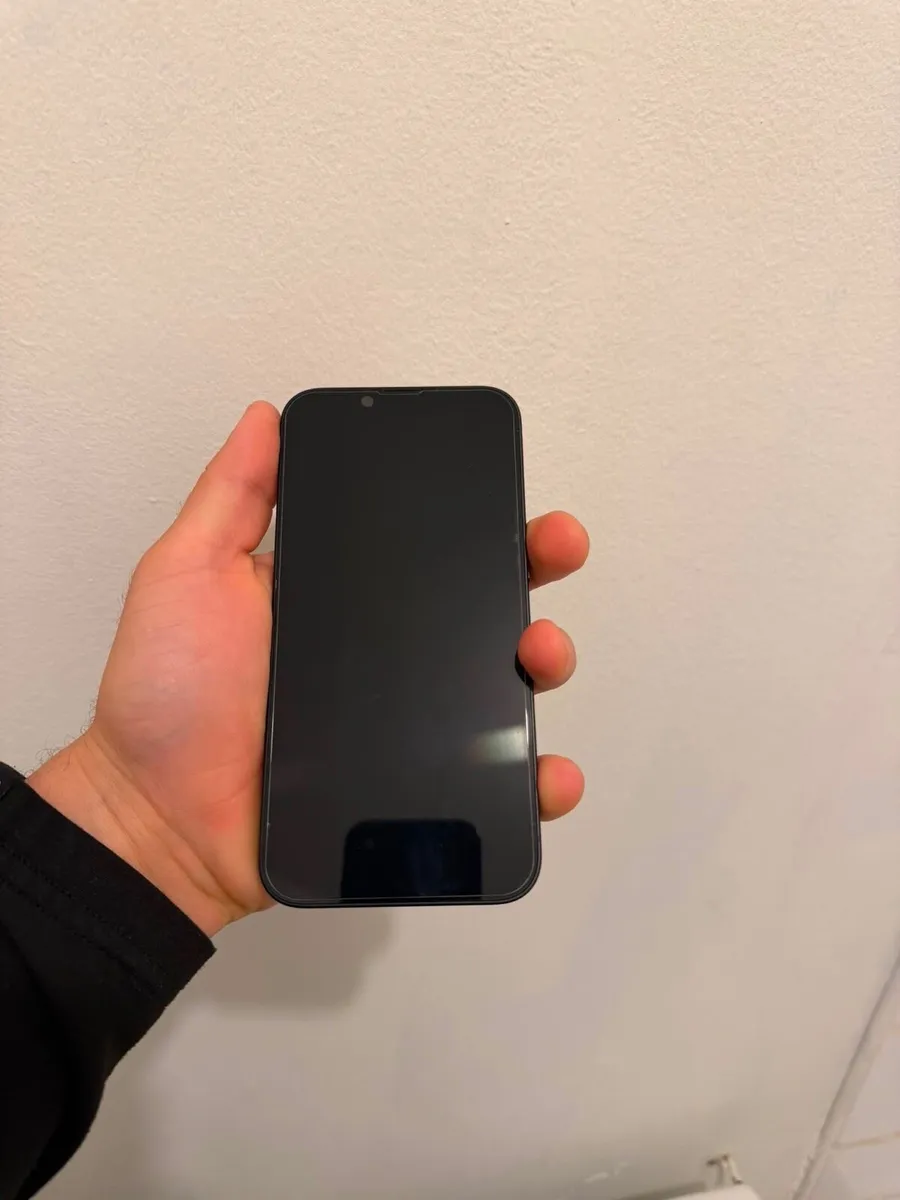 Iphone 16e new(18 charging cycles) - Image 2