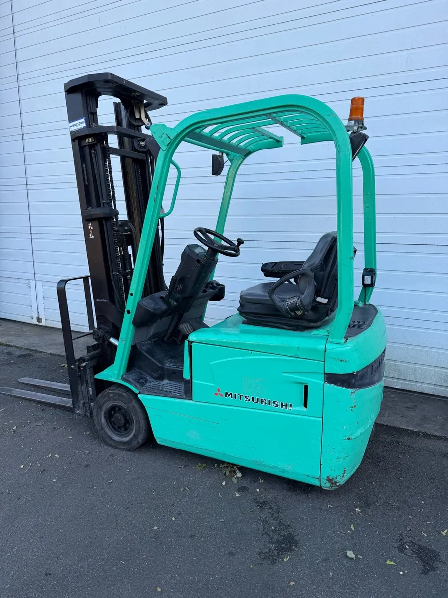 Forklift - Image 3
