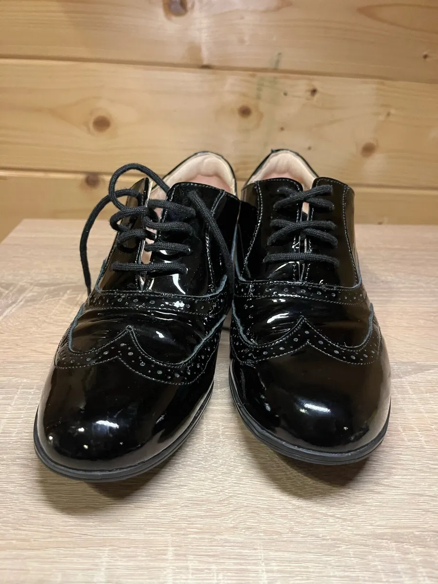 Brand new Clarks patent shoes - Image 4