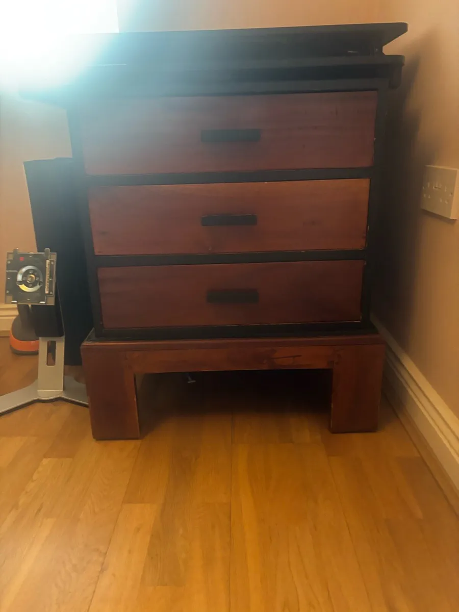 Bedside cabinets x2 - Image 1