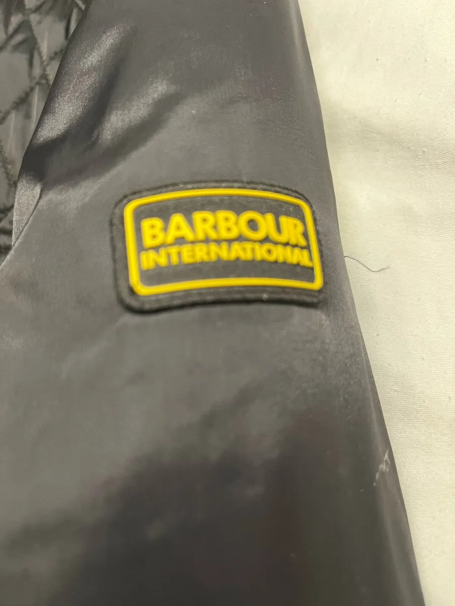 Excellent condition Barbour jacket - Image 2