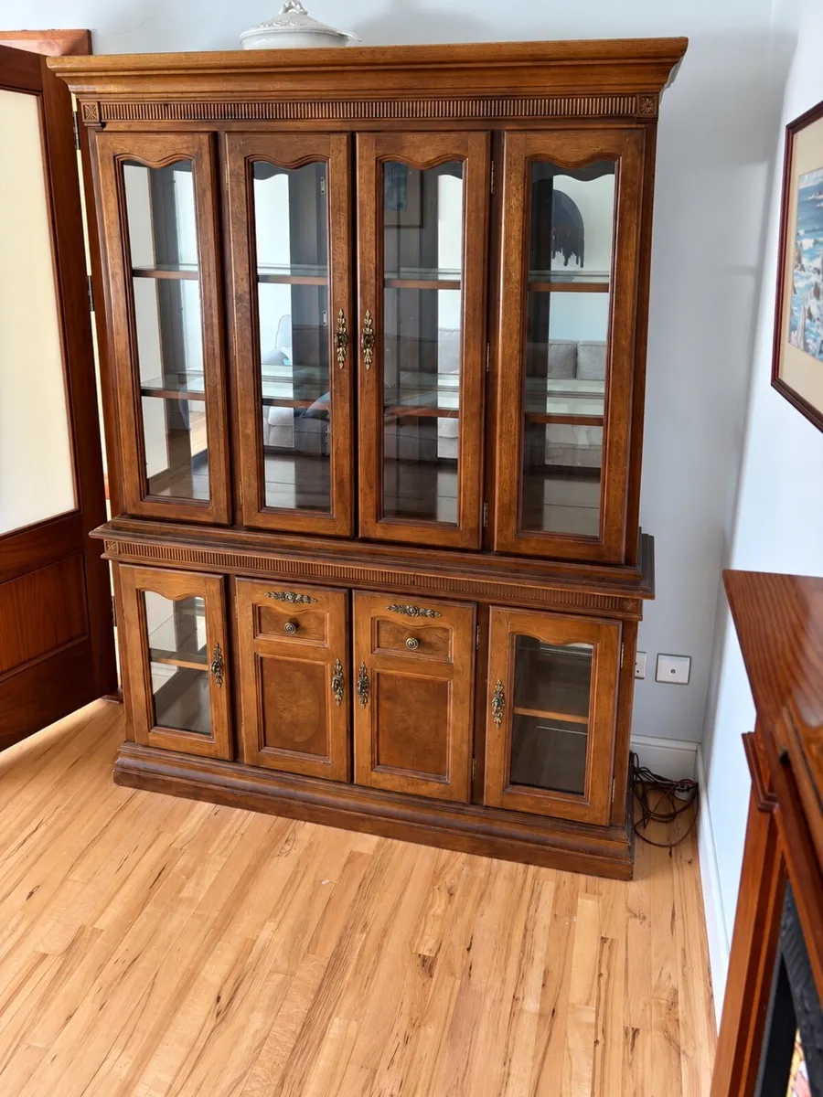 Large oak display dresser / cabinet - Image 2