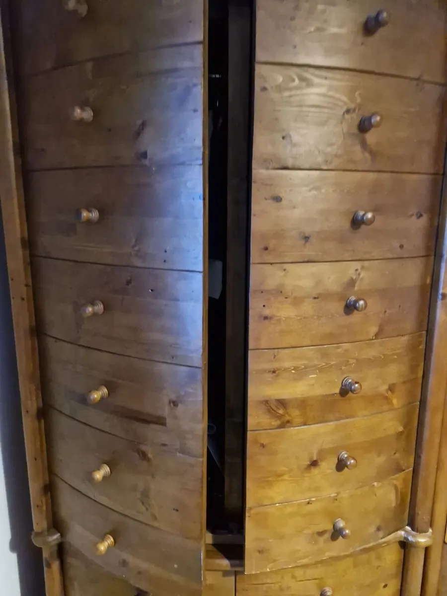 Unique sleigh bed + set - Image 4
