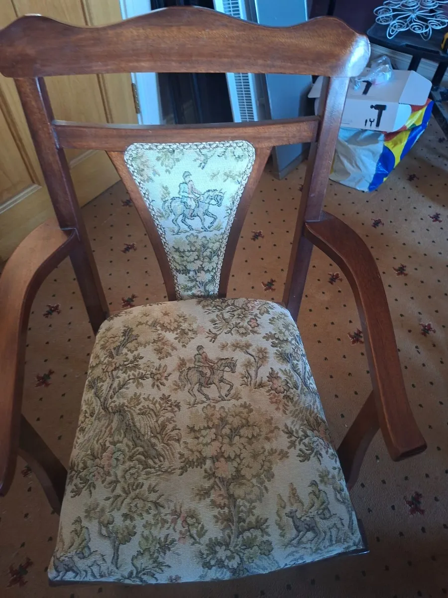 Dining room table and 6 chairs - Image 2