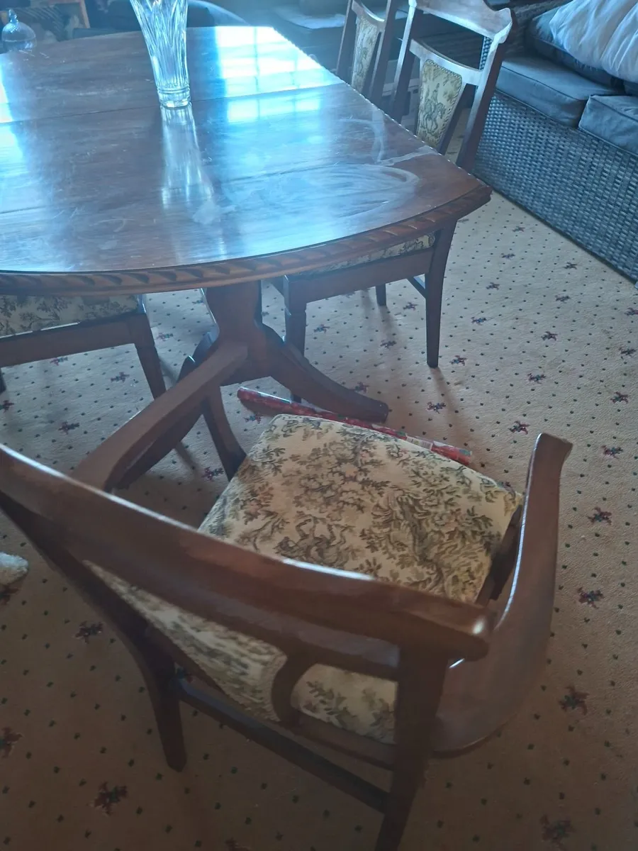 Dining room table and 6 chairs - Image 3