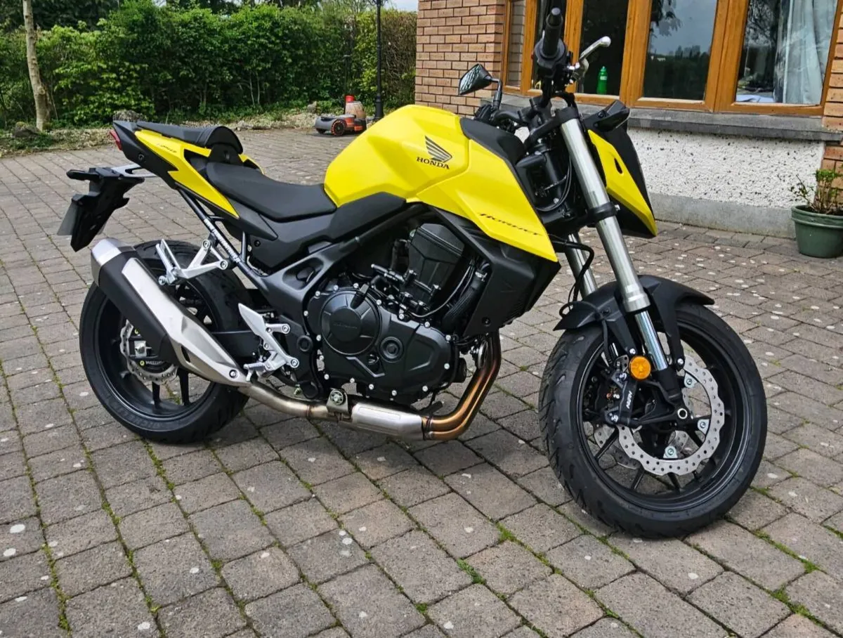 Honda CB 750 Hornet - Image 1