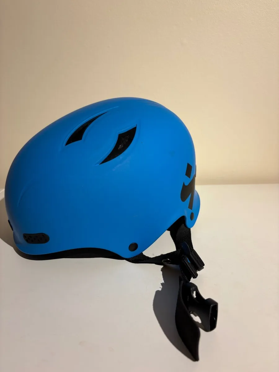 Sweet Protection Wanderer Kayak Helmet - Image 1
