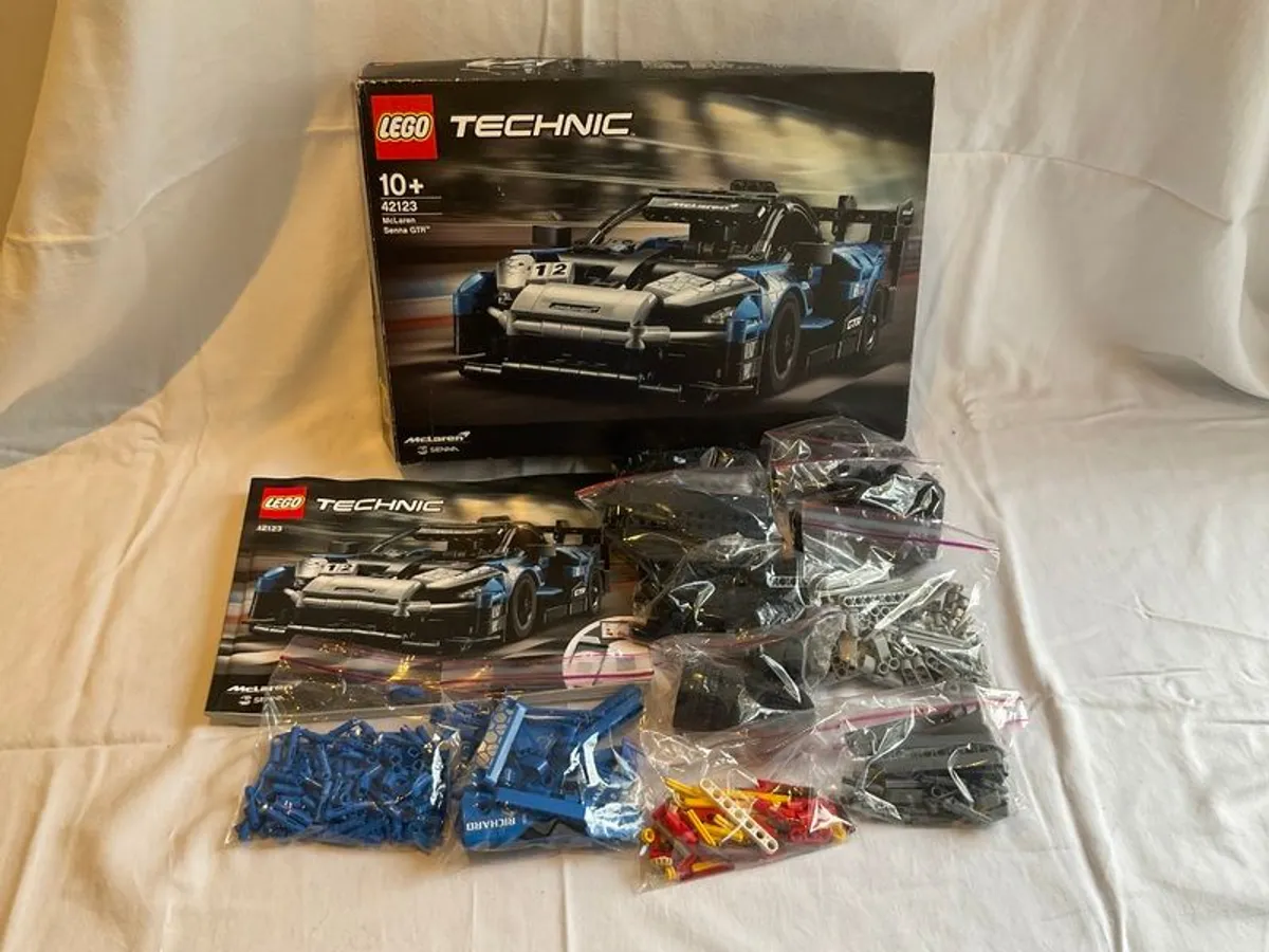 Lego Technic McLaren Senna 42123 - Image 2