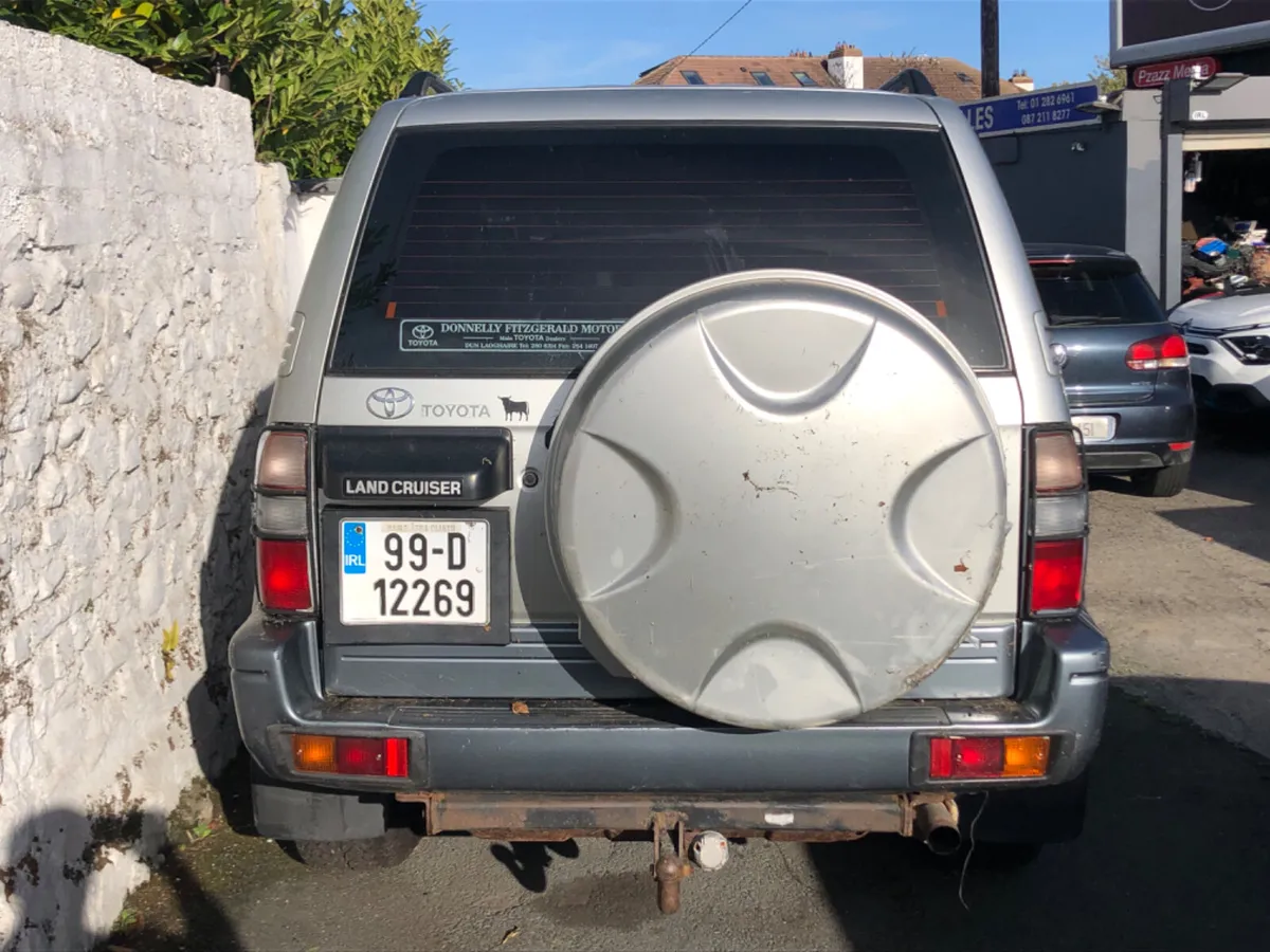 Toyota Land Cruiser Swb tax and Cvrt 9/27 - Image 3