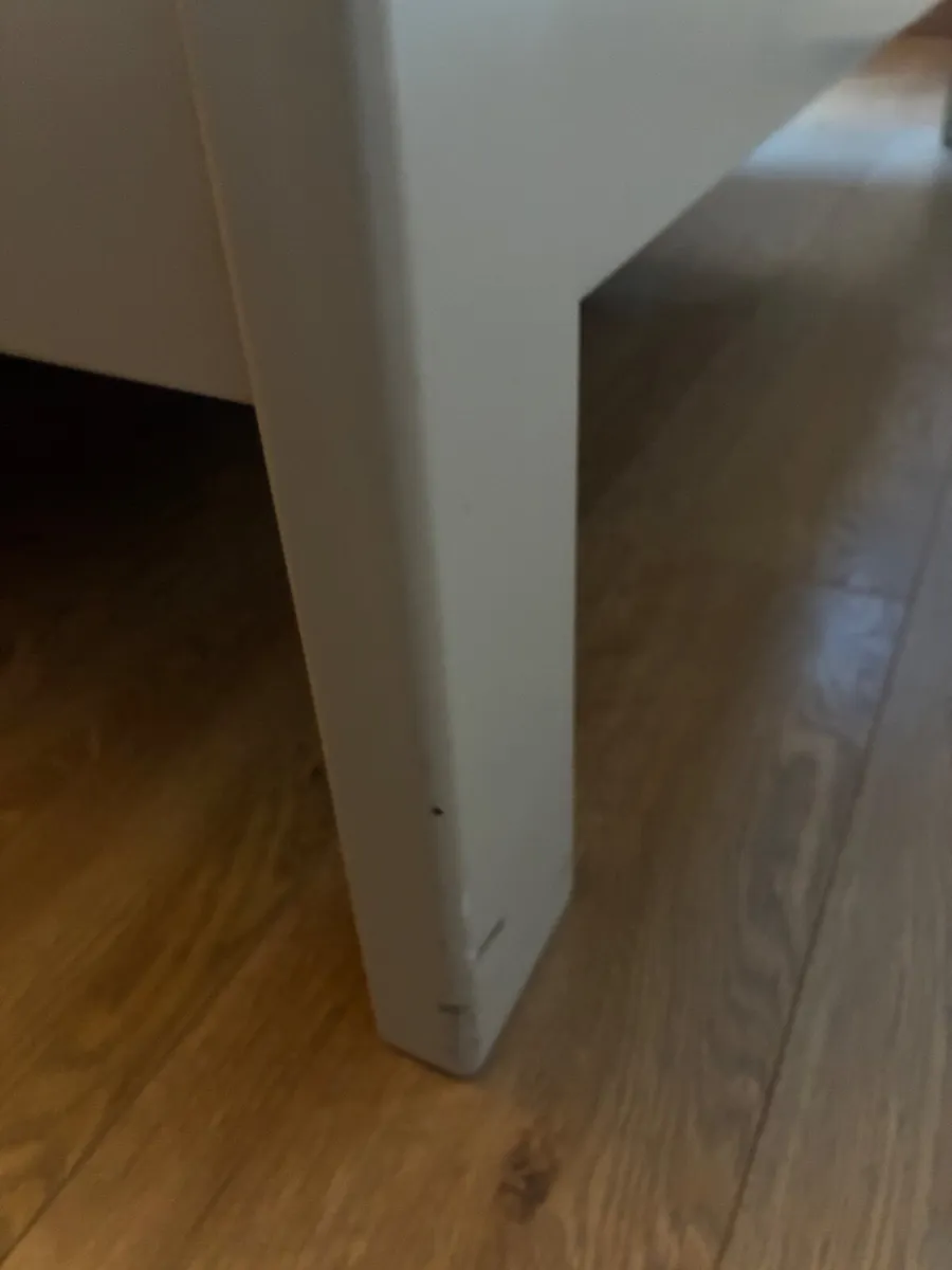 King bed frame and matching furniture - Image 2