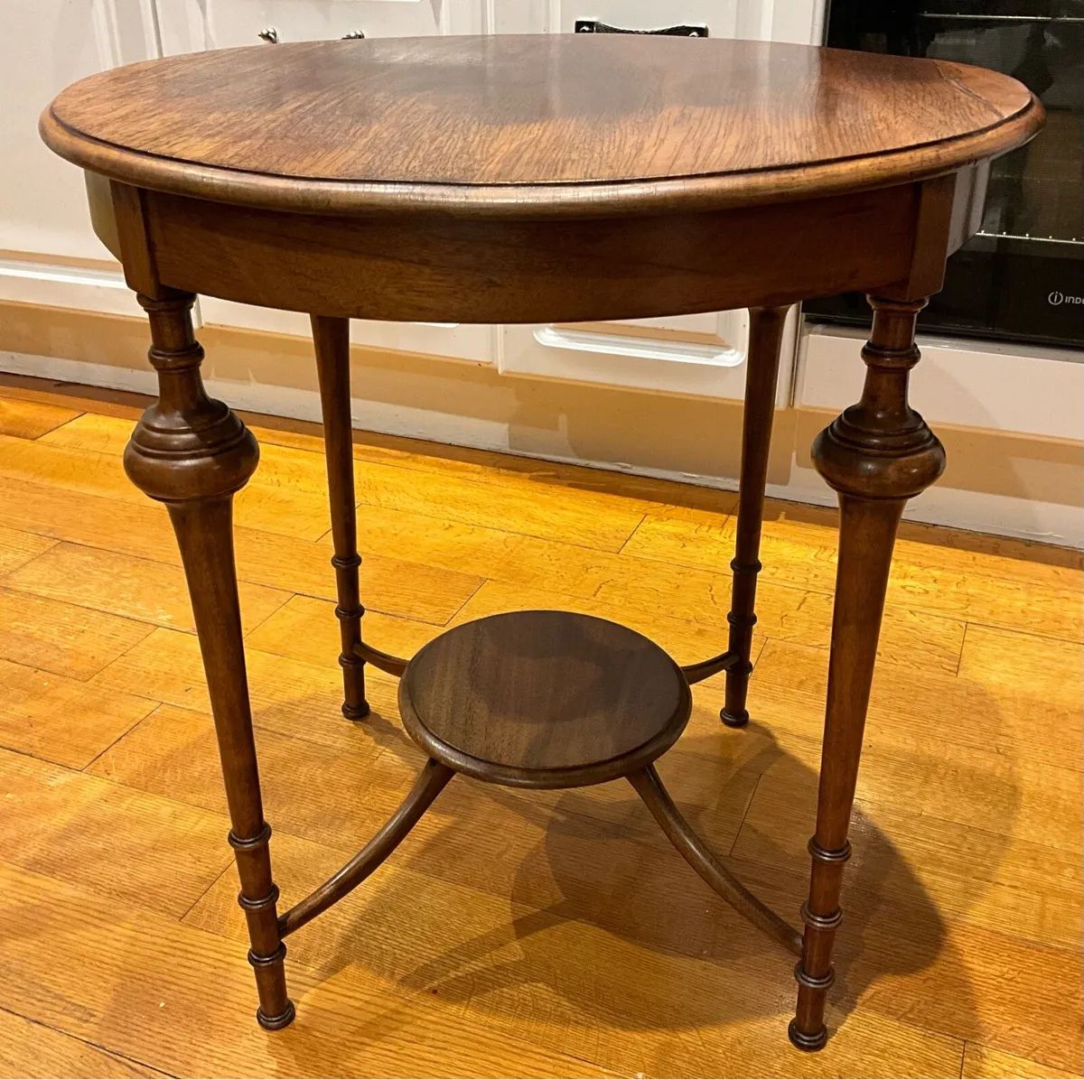 Mahogany Occasional Round Table - Image 1
