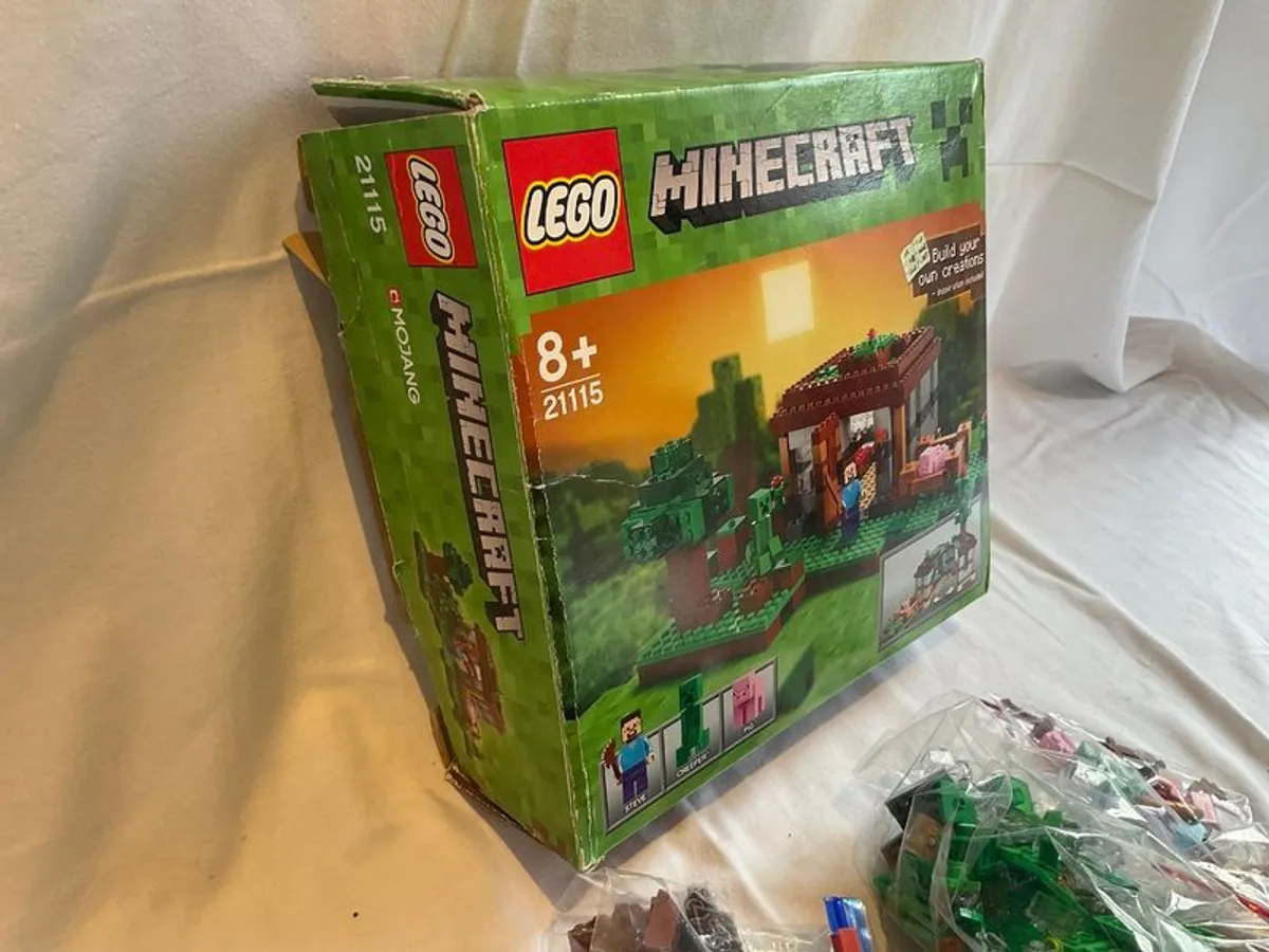 Lego Minecraft 21115 - Image 2