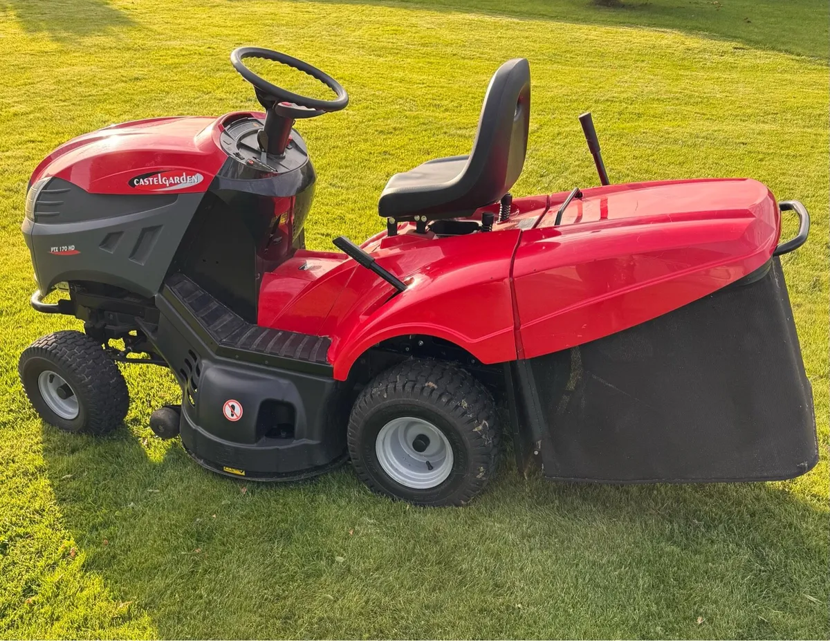 Ride on lawnmower - Image 1