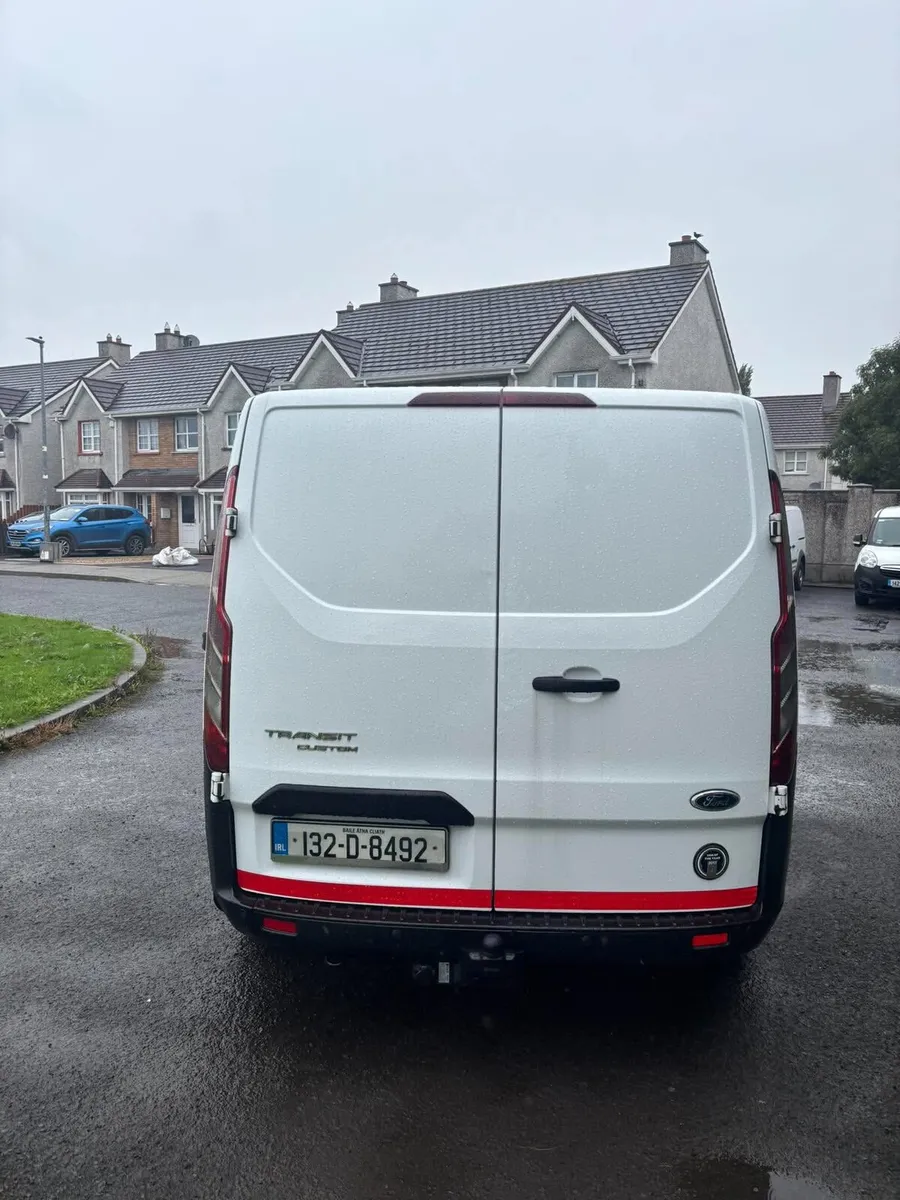 Van - Image 2