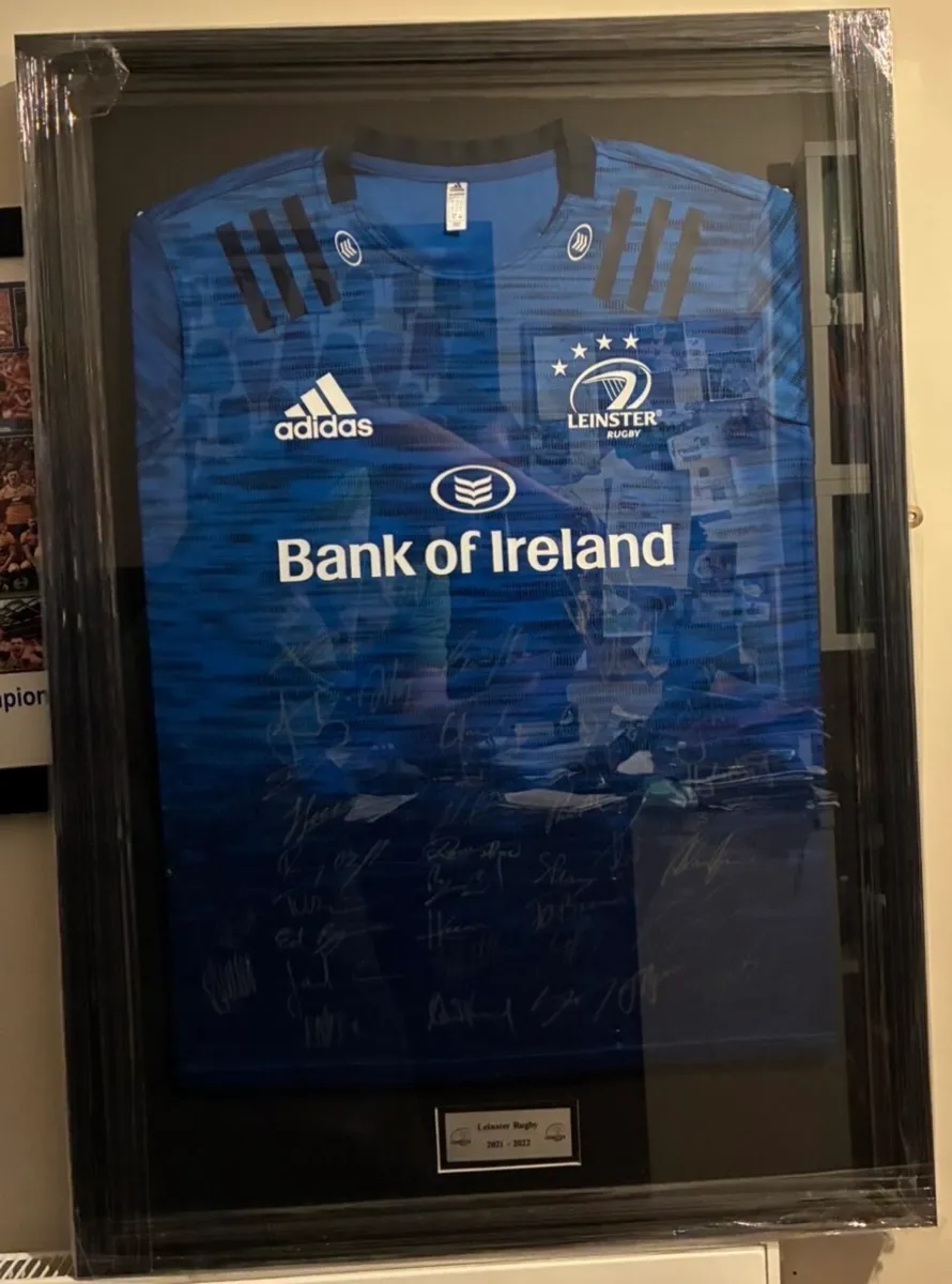 Framed and signed jerseys - Image 2