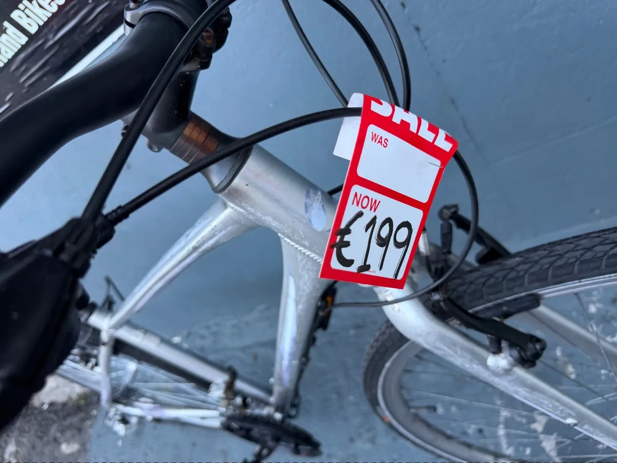 Giant bike ❗️Open 7 days of the week ❗️ - Image 2